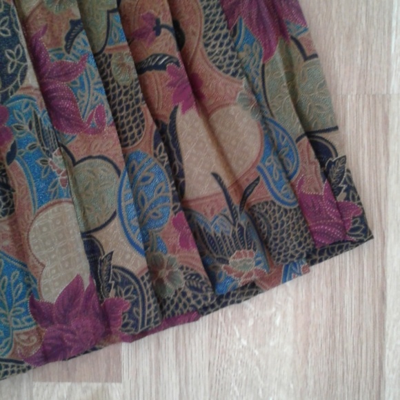 80s / 90s Vintage Pleated Patterned Midi Skirt - Picture 4 of 6